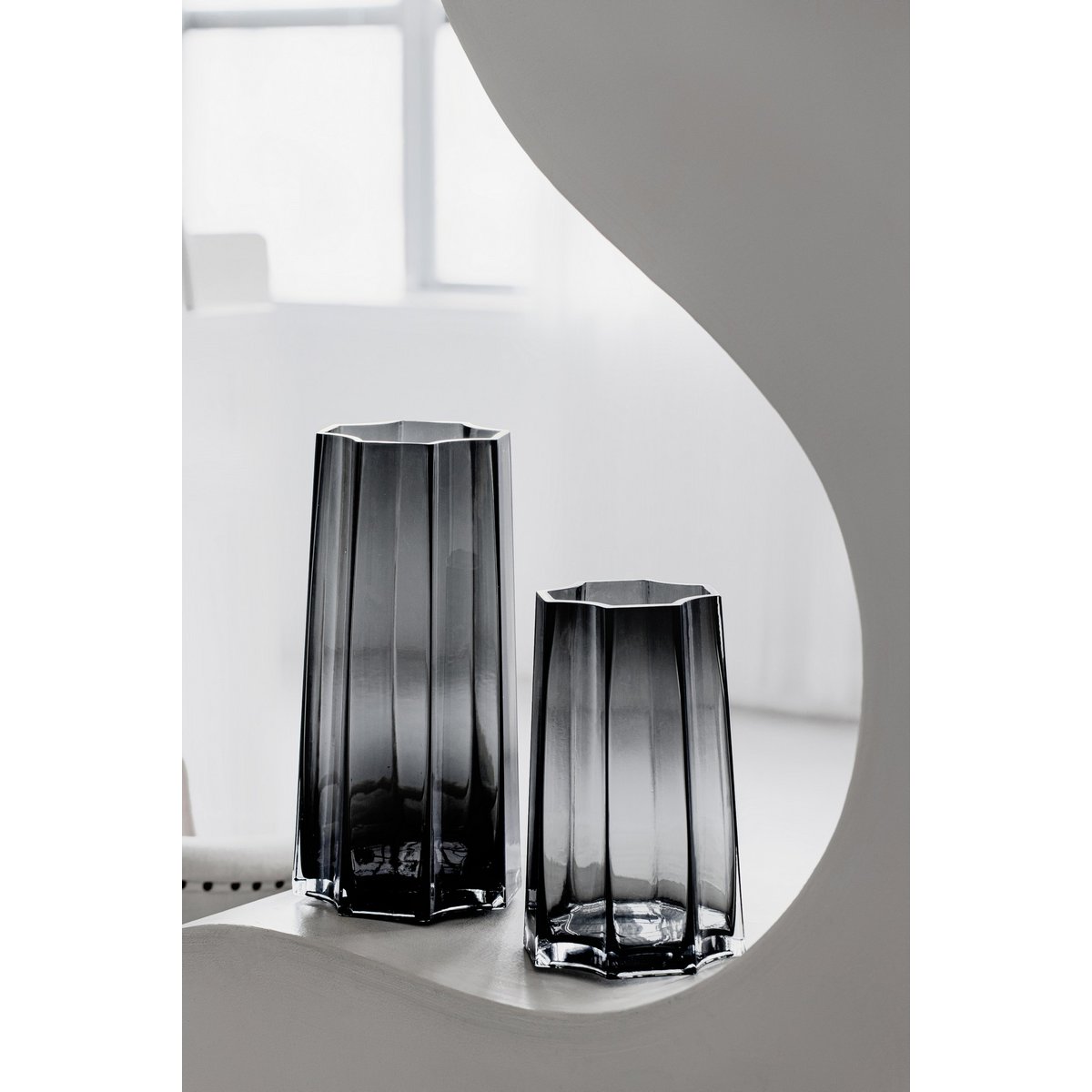 Modern-Klassiek Luxe hoge vaas, stijlvol Belgisch design, LENOX 40 Grijs