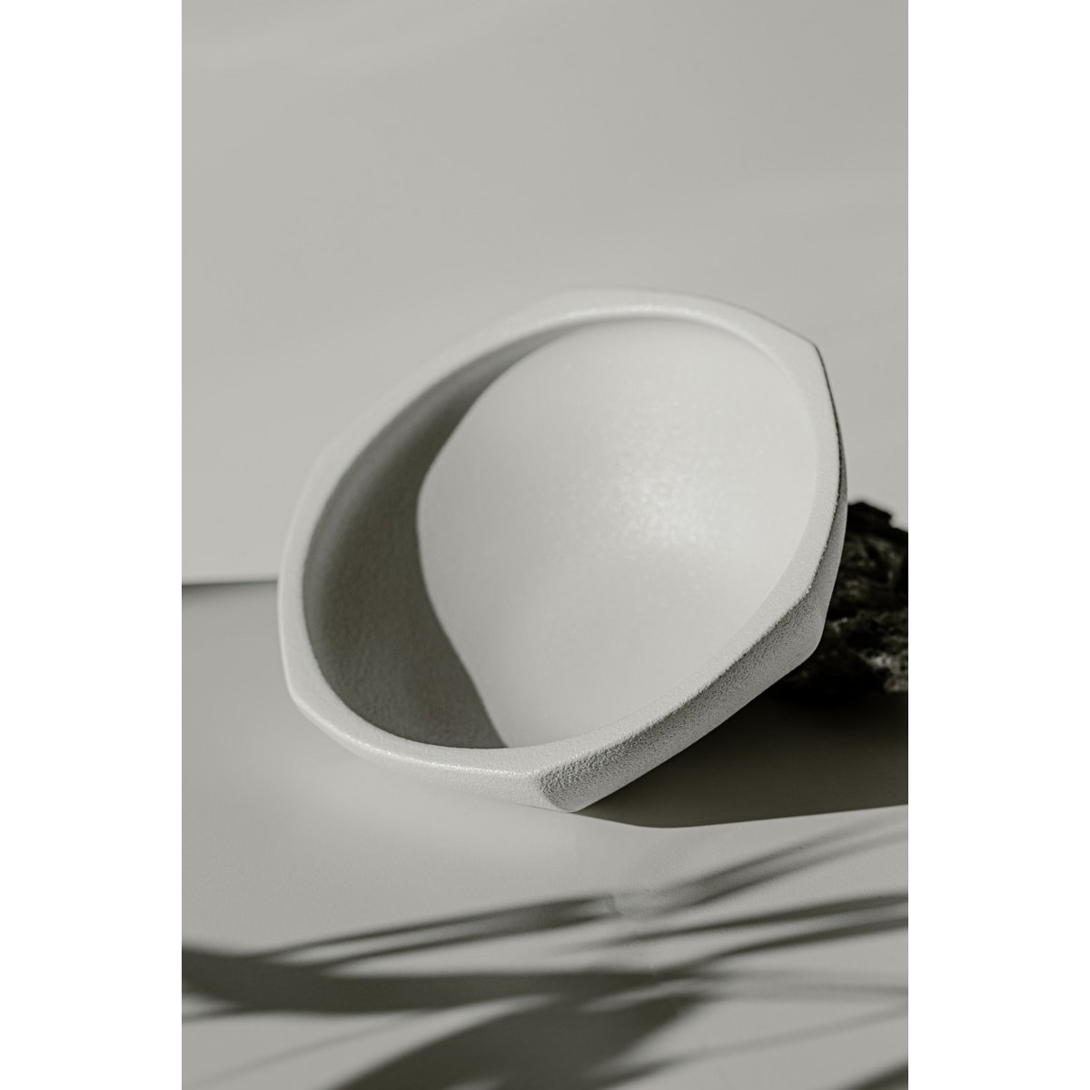 Kom in moderne Aziatische stijl, hoogwaardig design en afwerking, KUNYU22WH