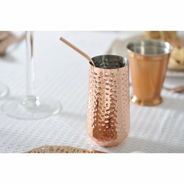 Cocktailglas met koperen rietje