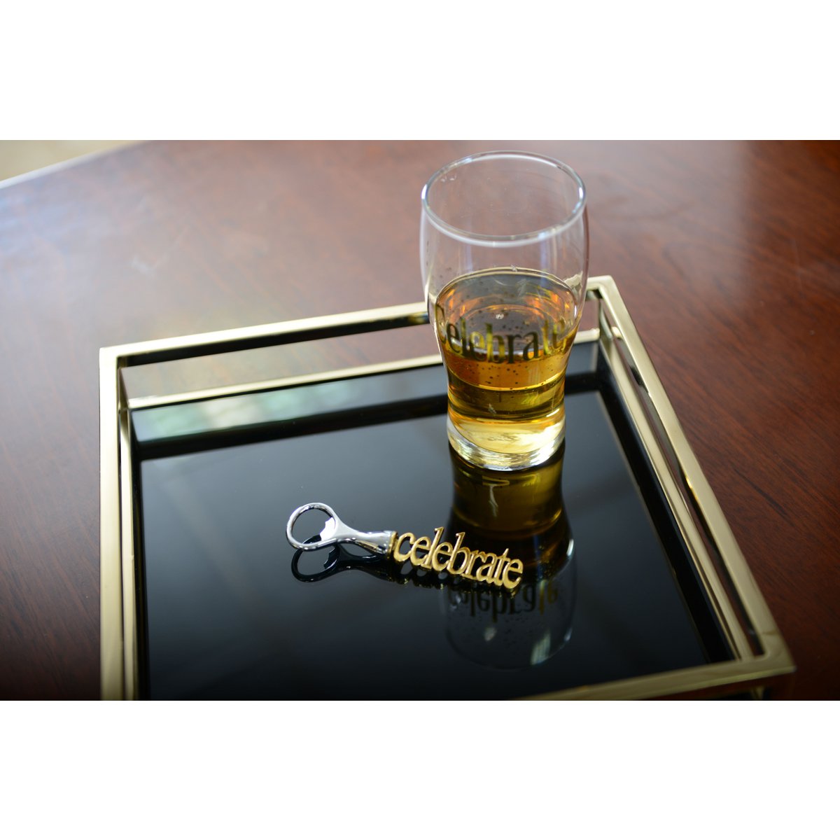 Bierglas en vier gespannenheid in doos