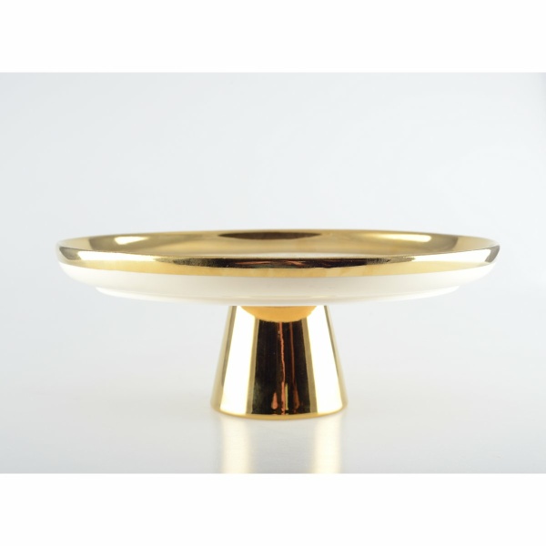 Romig taartgerecht met gouden rand