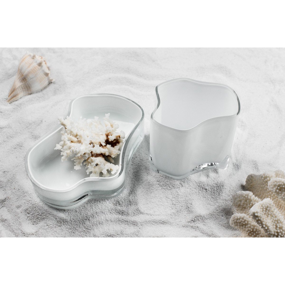 Nieuwe moderne designvaas geïnspireerd op CORAL en Aalto, COR13WH