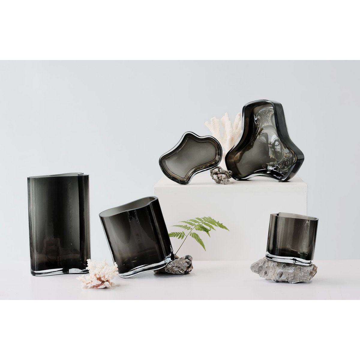 Nieuw modern design grote kom of bord, geïnspireerd op CORAL en Aalto, COR08GR