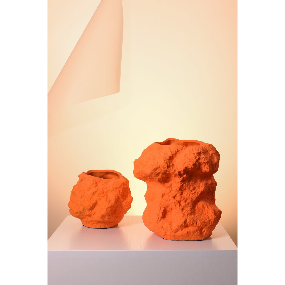 Keramiek vaas met rock look, in trendy oranje CHU20OR