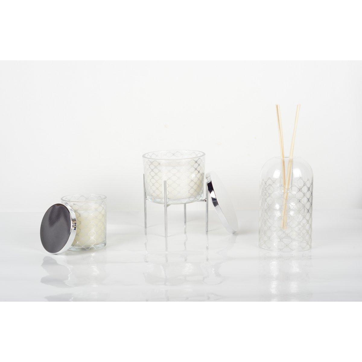 Silver Musk -kaars met dekking 7,8x8,2 cm