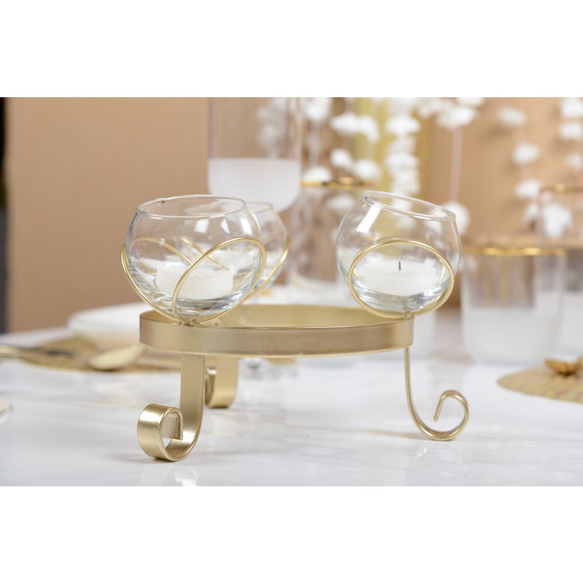 Gouden drievoudige kandelaar