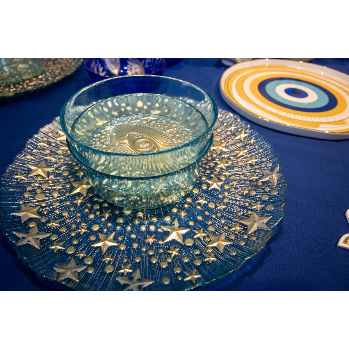 Turquoise Blue Eye Presentation Plate 32x32x2.5cm