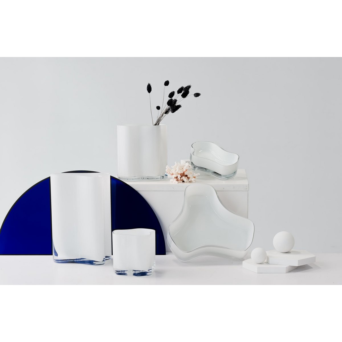 Nieuw modern design grote kom of bord, geïnspireerd op CORAL en Aalto, COR08WH