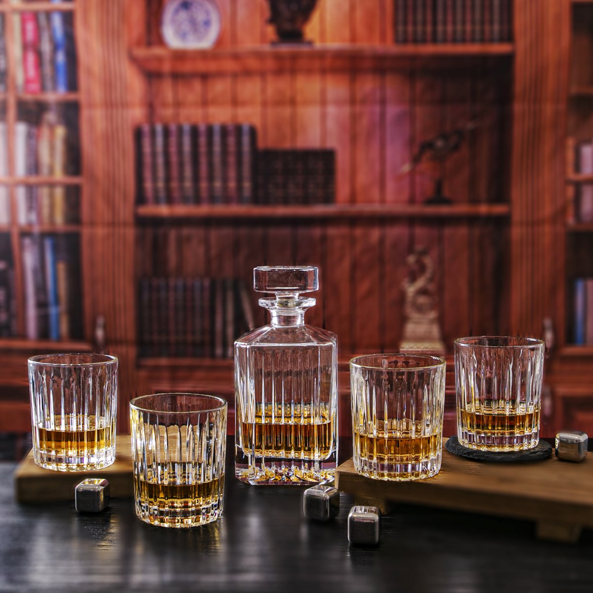 Glazen whisky set met karaf 850 ml en 4 glazen 300 ml