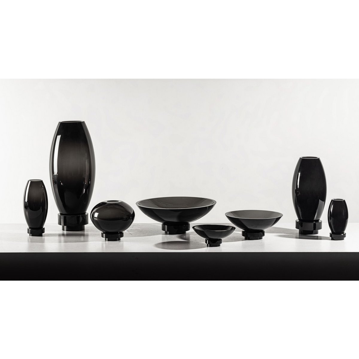 Vaas bolvorm innovatief design, zwart glas, RUD00_Luxury Edition