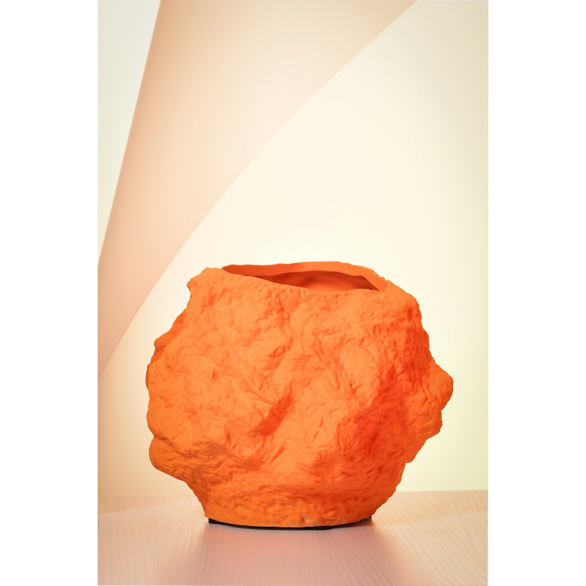 Keramiek vaas met rock look, in trendy oranje CHU20OR