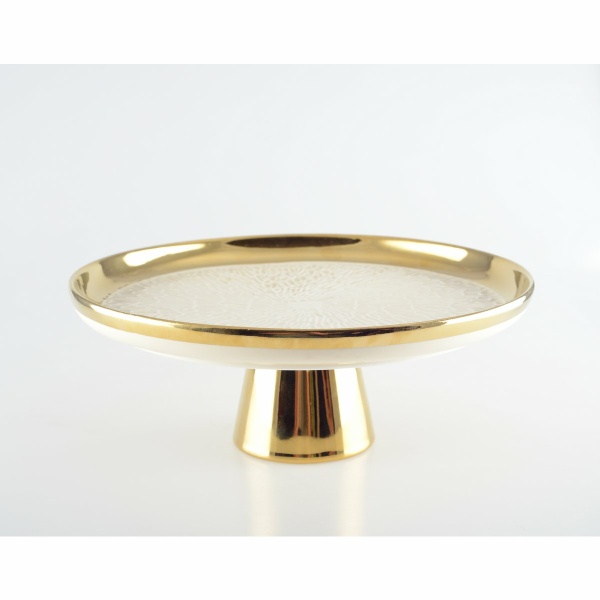 Romig taartgerecht met gouden rand