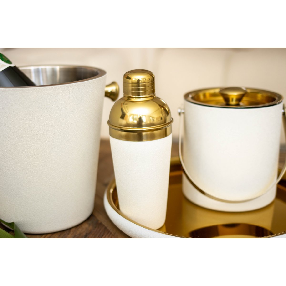 Shaker met ecru en gouden cocktail 8x8x22cm