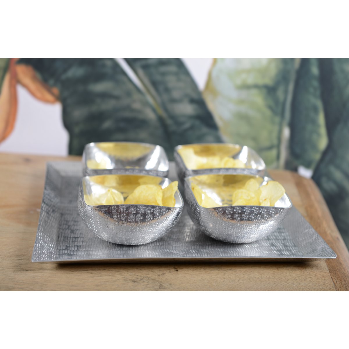 Set van 4 kopjes op aluminium plaat