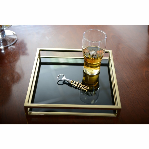Bierglas en vier gespannenheid in doos