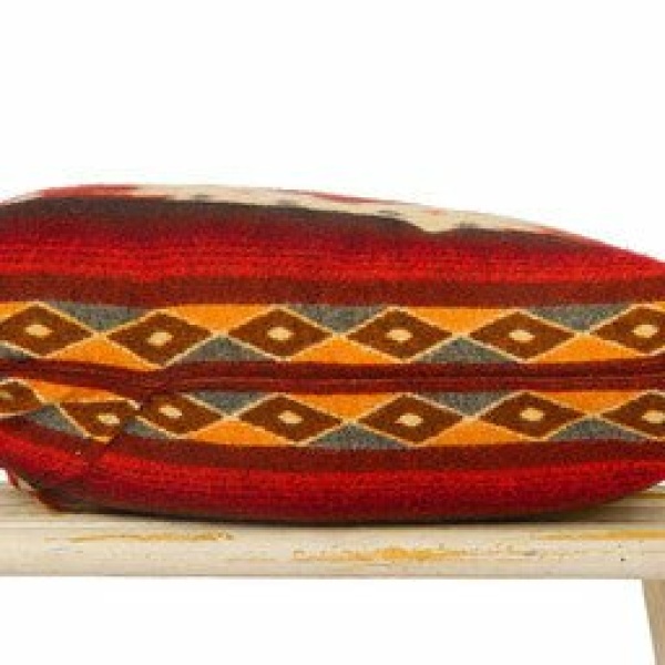 Kussen 40x60cm - Native Quilotoa Red - inclusief binnenkussen met eendenveren