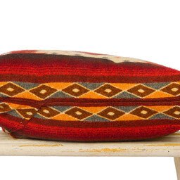 Kussen 40x60cm - Native Quilotoa Red - inclusief binnenkussen met eendenveren