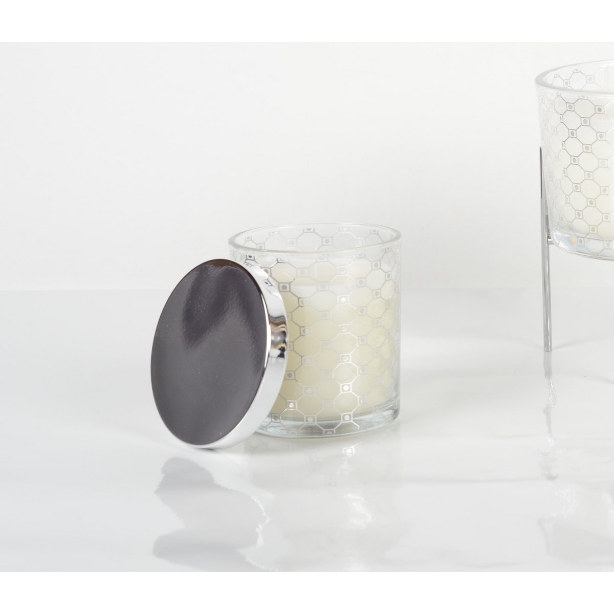 Silver Musk -kaars met dekking 7,8x8,2 cm
