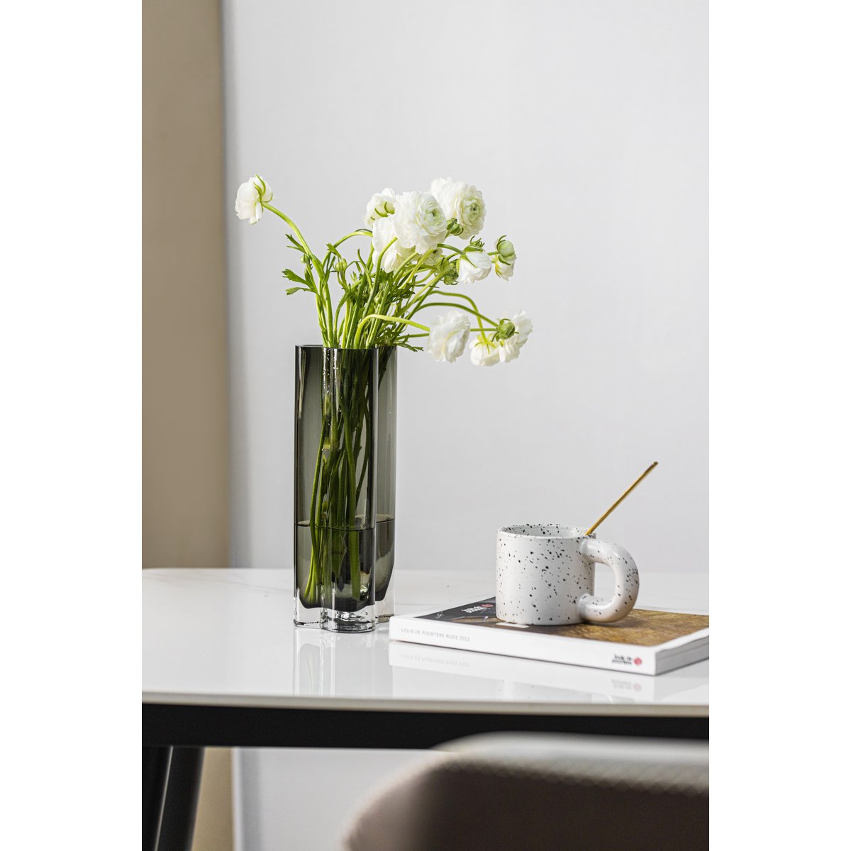 Modern design slanke vaas geïnspireerd door CORAL + Aalto, COR26GR