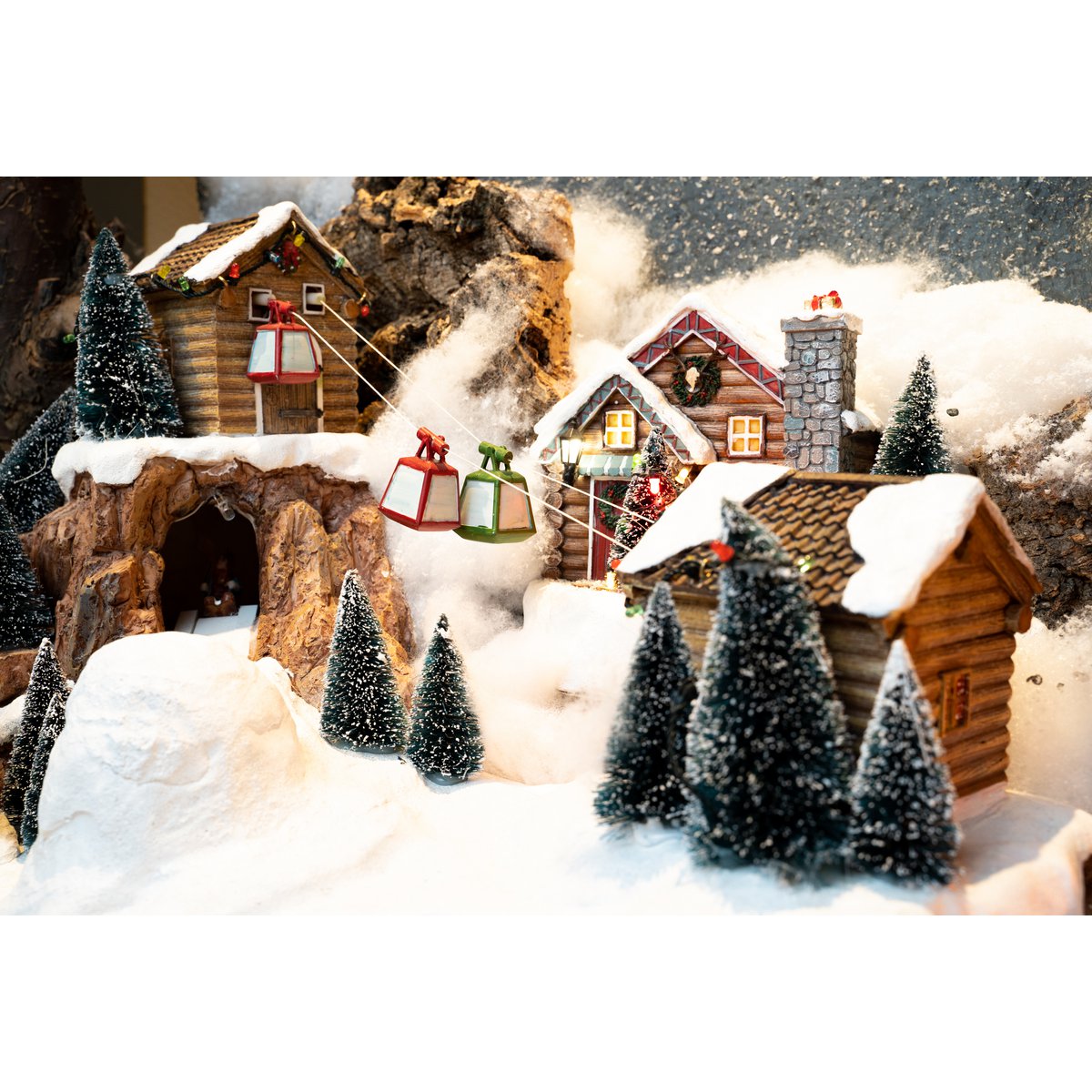 LuVille Kerstdorp Miniatuur Bristle Bomen - 21 Stuks - H22 x Ø8 cm